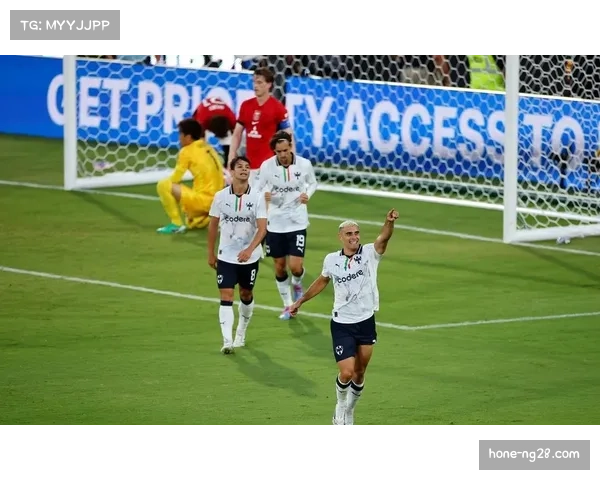 战术调整：尤文图斯被拍到演练五后卫阵型应对多特边路冲击